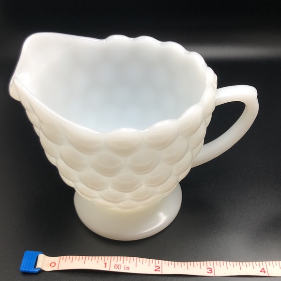 Vintage Anchor Hocking Milk Glass Bubble Pattern Footed Sugar And Creamer Set - Picture 7 of 8
